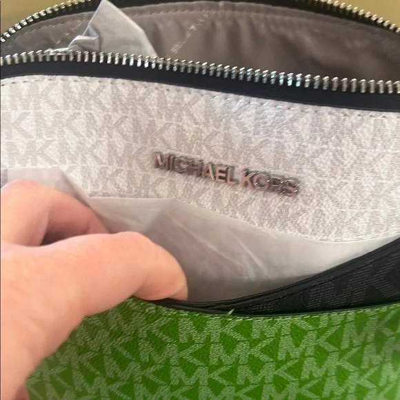 Michael Kors Green and White Crossbody Bag with Signature Monogram - Picture 4 of 7